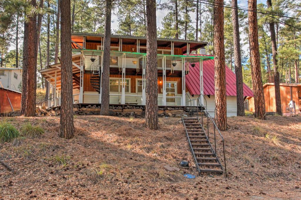 Secluded Ruidoso Cabin with Forest Views and Porch!